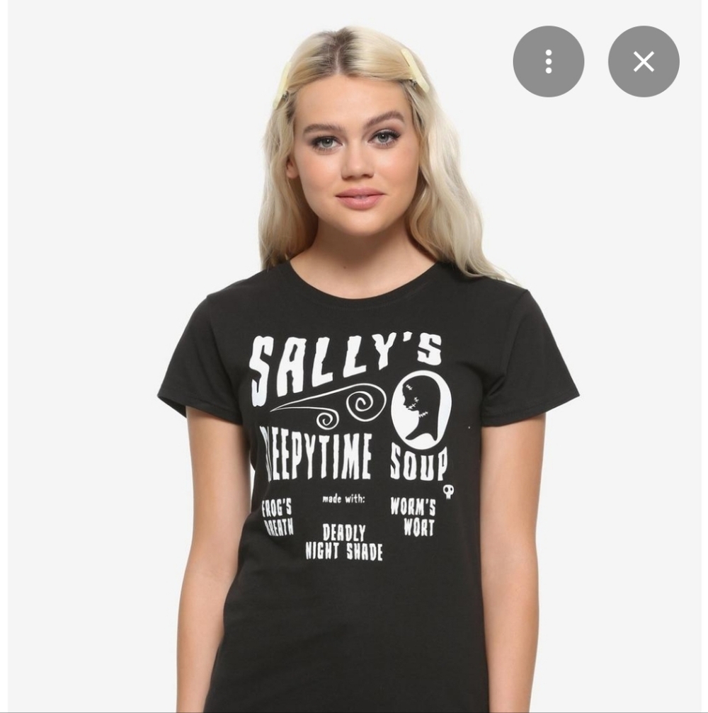 DISNEY NIGHTMARE BEFORE CHRISTMAS SALLY tshirt..size XS.   #7592